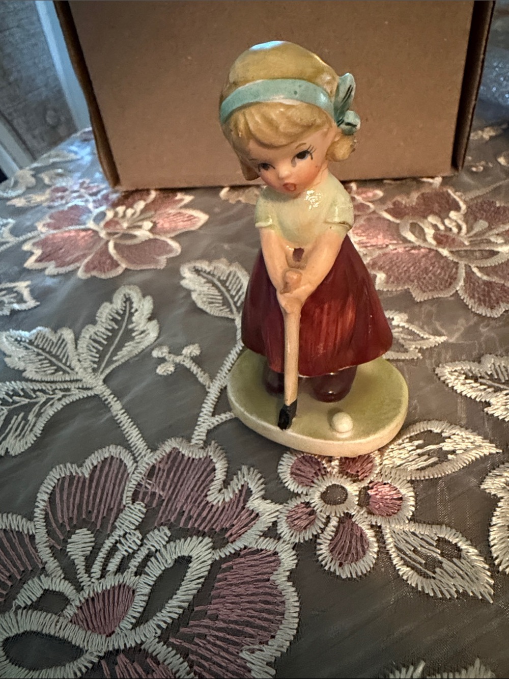 Vintage Napco Home Art Sculpture - Golfing girl Figurine